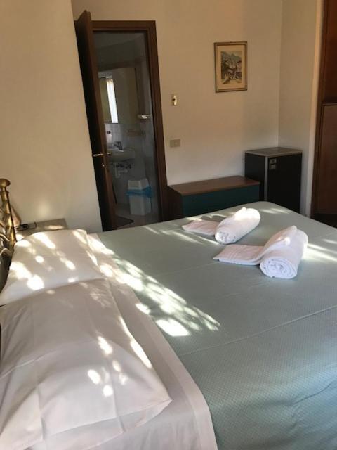 Hotel Carillon Lavena Ponte Tresa Kültér fotó